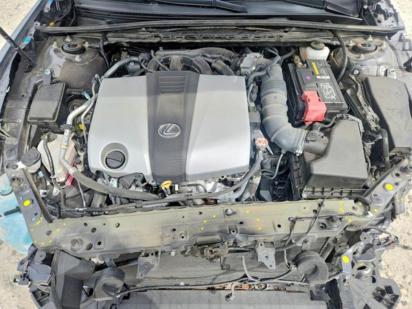 2023 LEXUS ES 350 — Engine bay