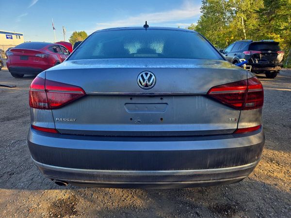 2018 VOLKSWAGEN PASSAT SE, SE w/ Technology — DIRR