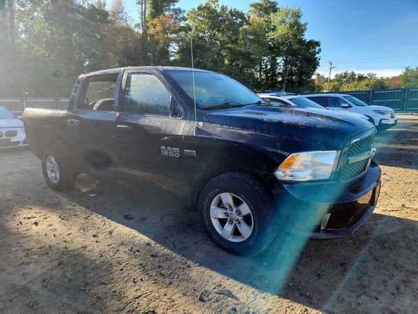 2016 RAM 1500 ST — Passenger 3/4
