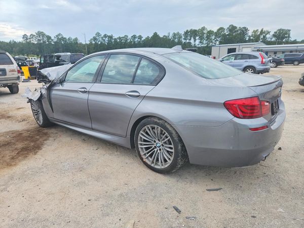 2013 BMW M5 — Engine bay