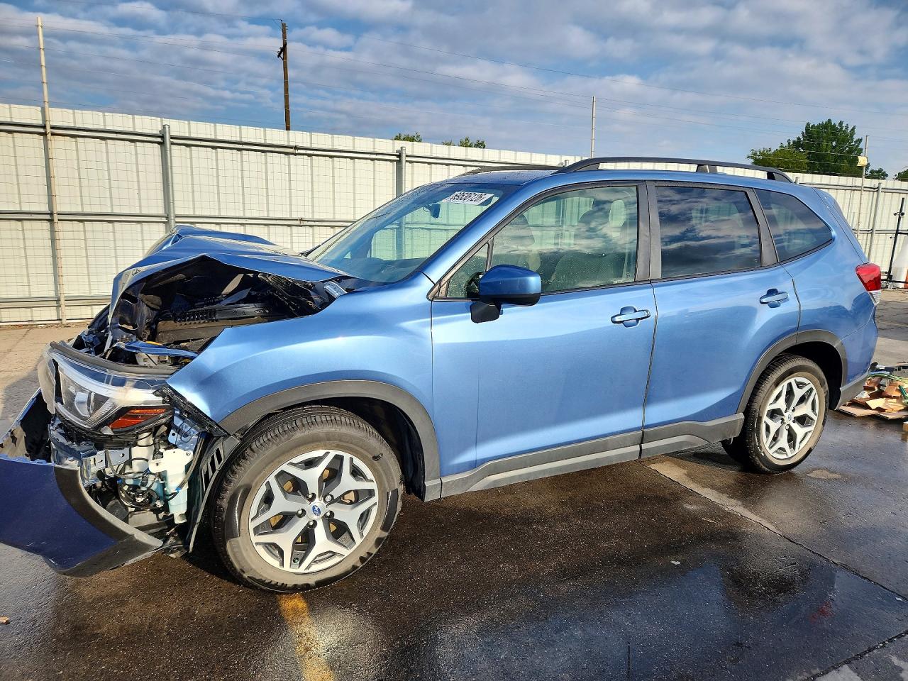 2020 SUBARU FORESTER Prm+ES+KA — Front 3/4
