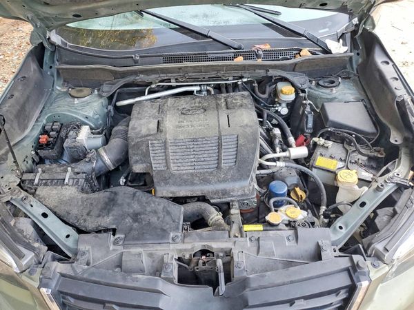 2021 SUBARU FORESTER — Engine bay
