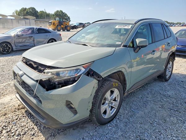 2019 TOYOTA RAV4 — Front 3/4