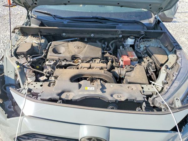 2019 TOYOTA RAV4 — Engine bay