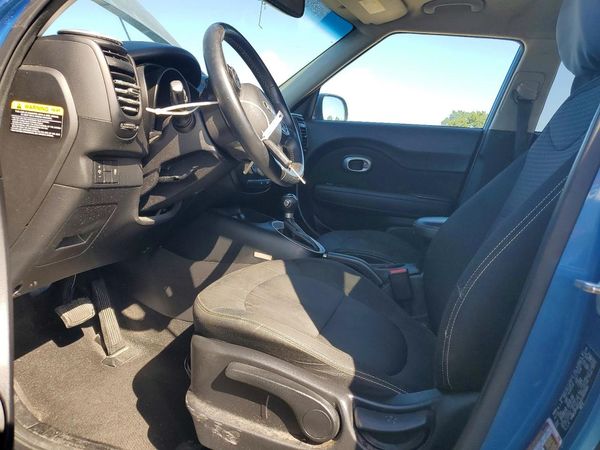 2016 KIA SOUL Exclaim — DENT