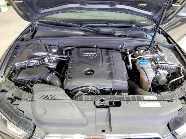 2017 AUDI A5 — Engine bay