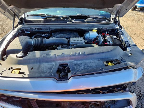 2022 RAM 1500 Big Horn, Lone Star — Engine bay