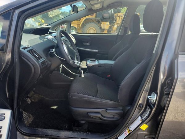 2016 TOYOTA PRIUS — DENT