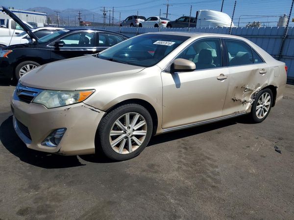 2012 TOYOTA CAMRY — Front 3/4
