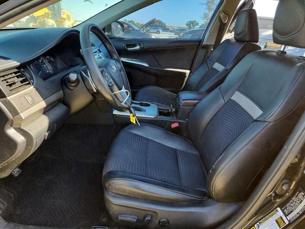 2014 TOYOTA CAMRY — DENT