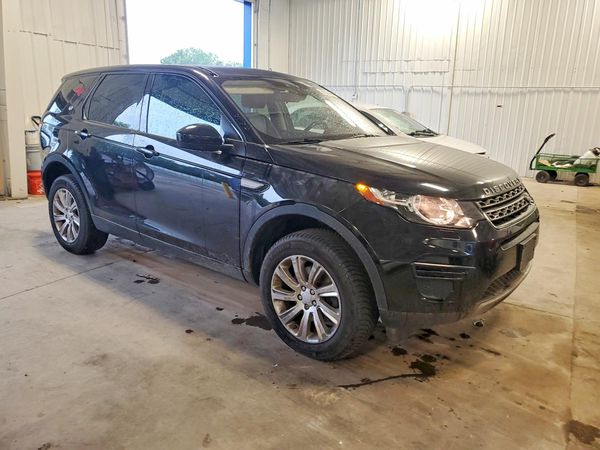 2017 LAND ROVER DISCOVERY SPORT SE — Passenger 3/4