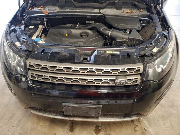 2017 LAND ROVER DISCOVERY SPORT SE — Engine bay