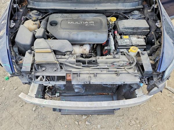 2015 JEEP CHEROKEE Sport — Engine bay