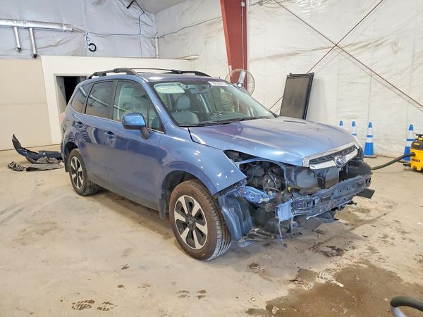 2018 SUBARU FORESTER — Passenger 3/4