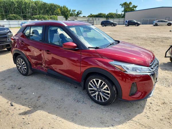 2024 NISSAN KICKS SV — Passenger 3/4