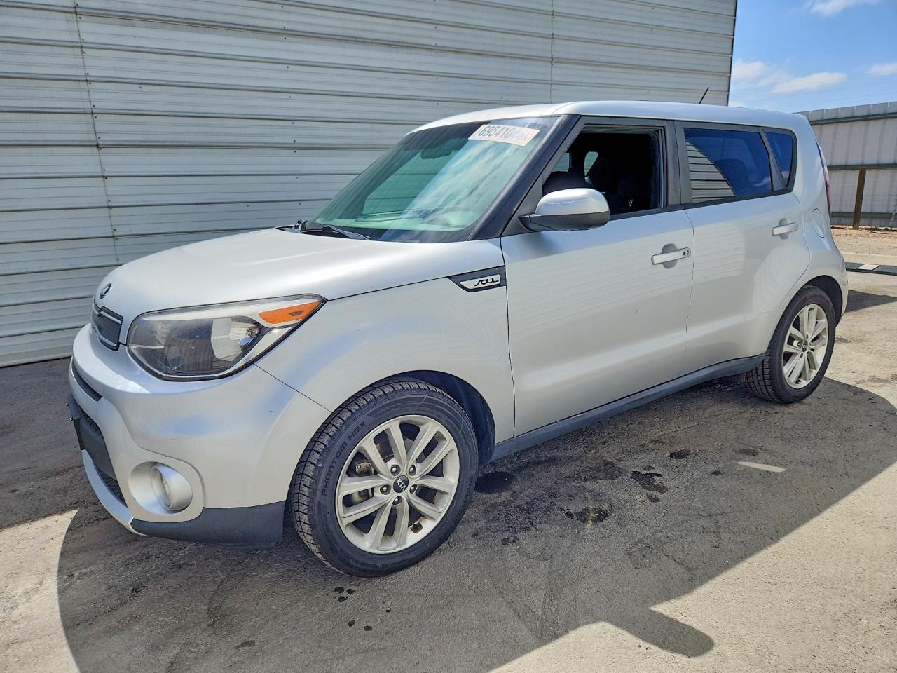 2017 KIA SOUL — Front 3/4