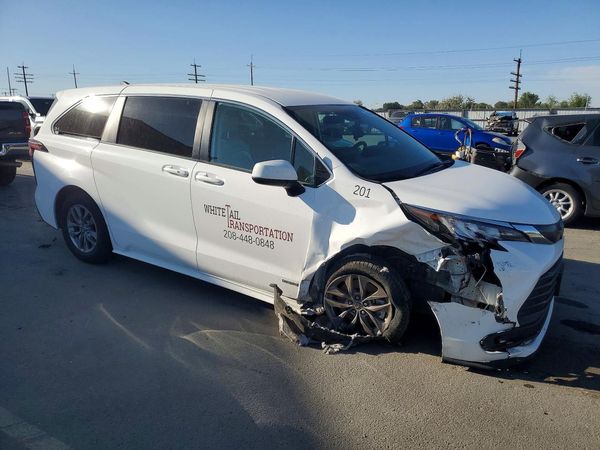 2021 TOYOTA SIENNA — Passenger 3/4