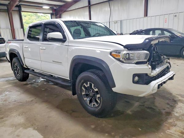 2019 TOYOTA TACOMA SR5 — Passenger 3/4