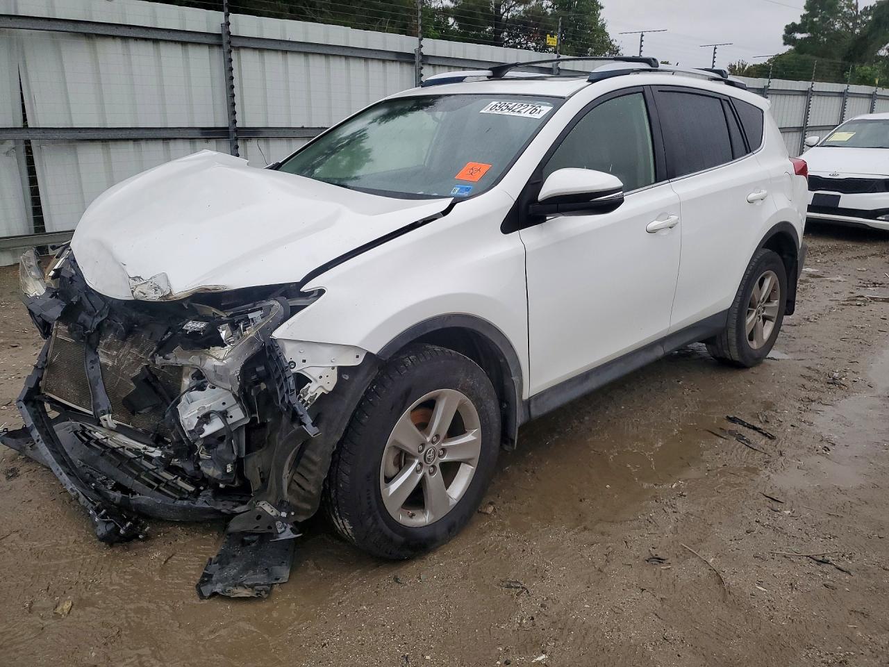 2015 TOYOTA RAV4 XLE (M Grade) — Front 3/4