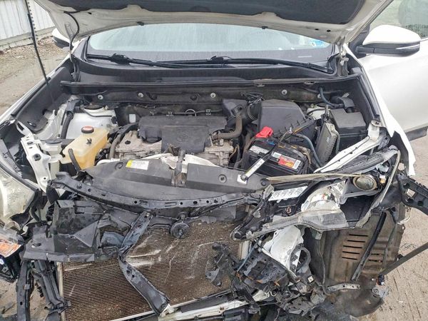 2015 TOYOTA RAV4 XLE (M Grade) — Engine bay