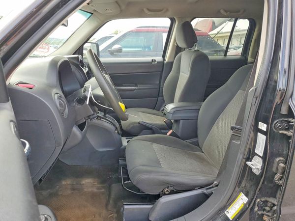 2016 JEEP PATRIOT Sport — DENT