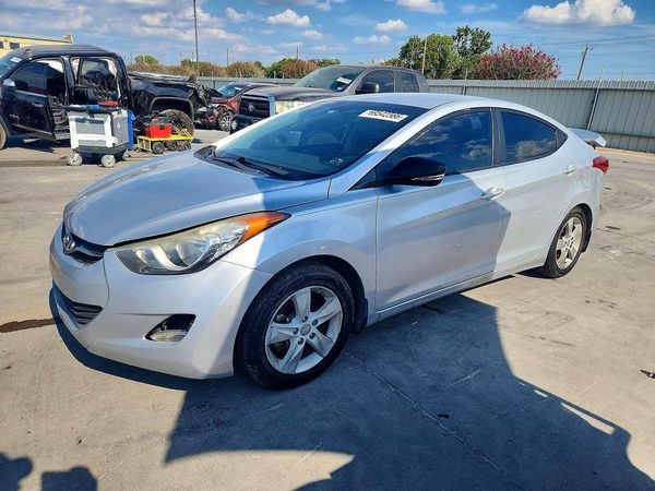 2013 HYUNDAI ELANTRA — DSFA — Front 3/4