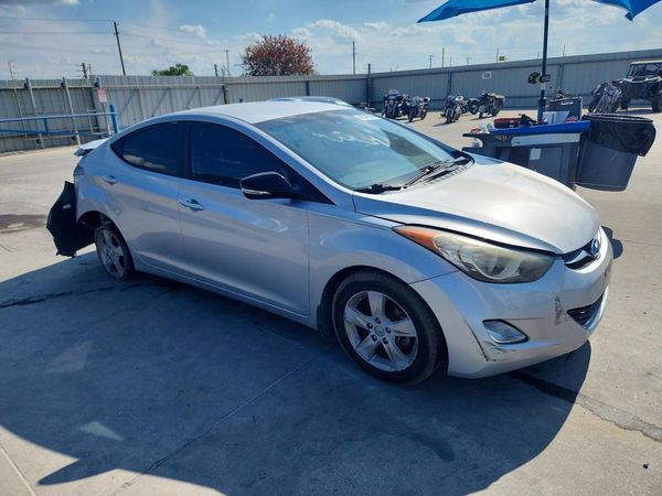2013 HYUNDAI ELANTRA — Passenger 3/4