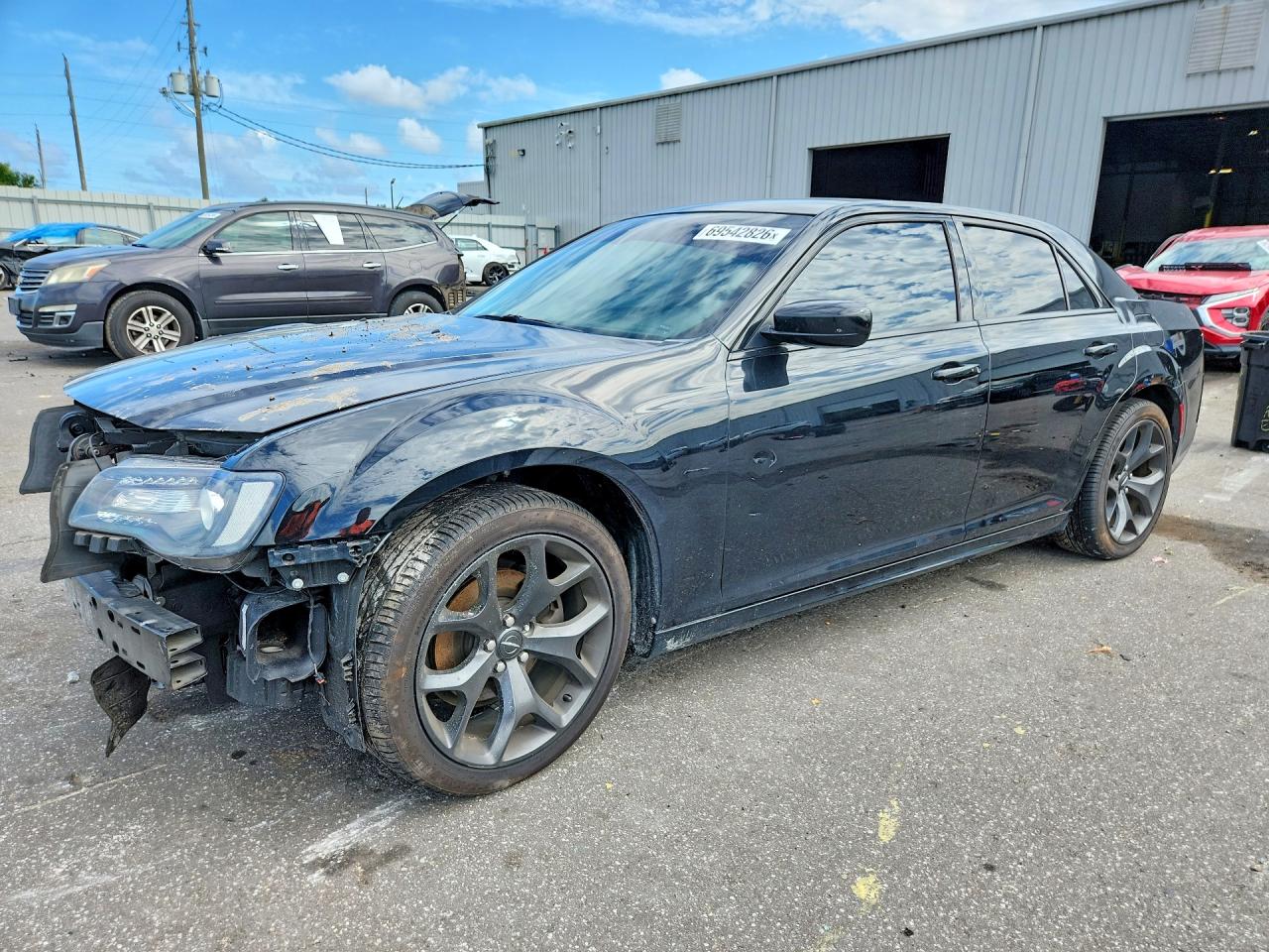 2020 CHRYSLER 300 — Front 3/4