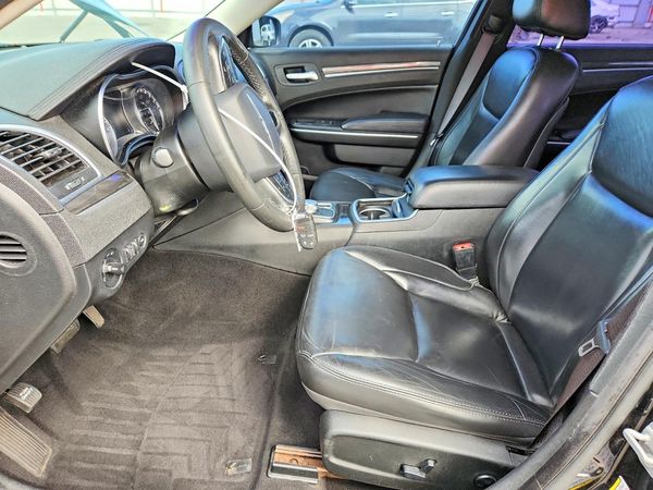 2020 CHRYSLER 300 — DENT