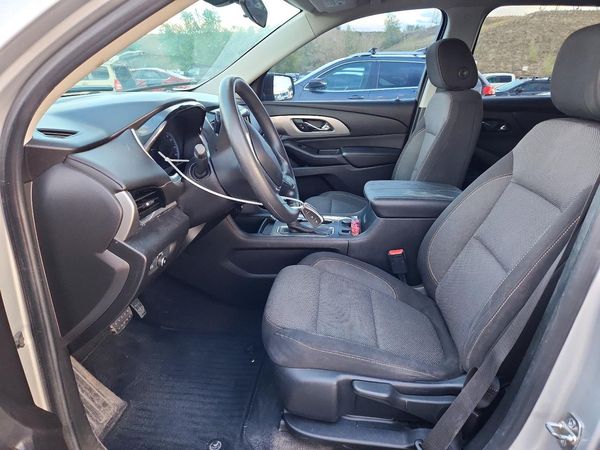 2019 CHEVROLET TRAVERSE LS — DENT