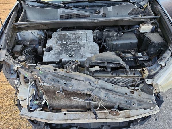 2013 TOYOTA HIGHLANDER Base/Hybrid — Engine bay
