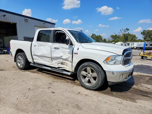 2016 RAM 1500 — Passenger 3/4