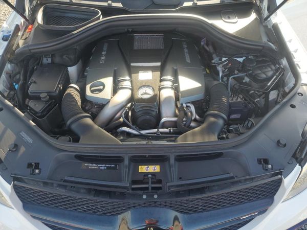 2016 MERCEDES-BENZ GLE — Engine bay