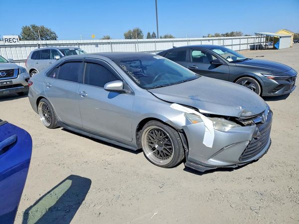 2015 TOYOTA CAMRY — DENT