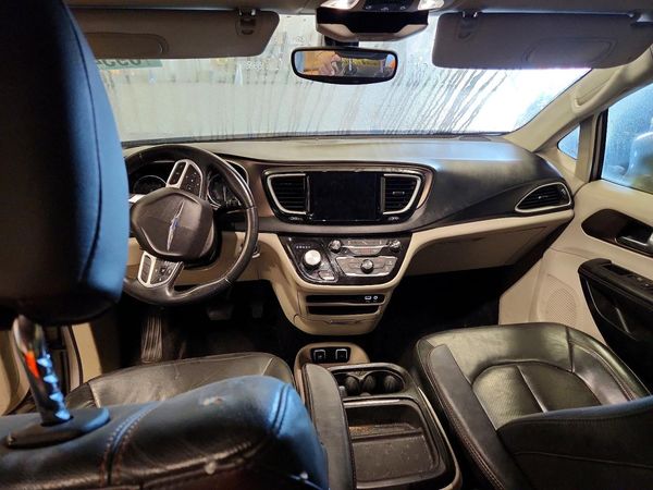 2018 CHRYSLER PACIFICA Touring L — SUVN