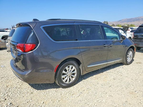 2017 CHRYSLER PACIFICA Touring L — PSRA