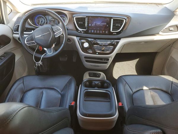2017 CHRYSLER PACIFICA Touring L — CKPT