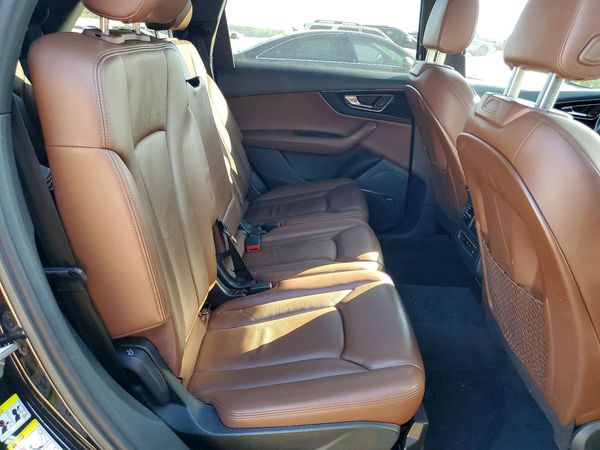 2017 AUDI Q7 quattro Premium Plus