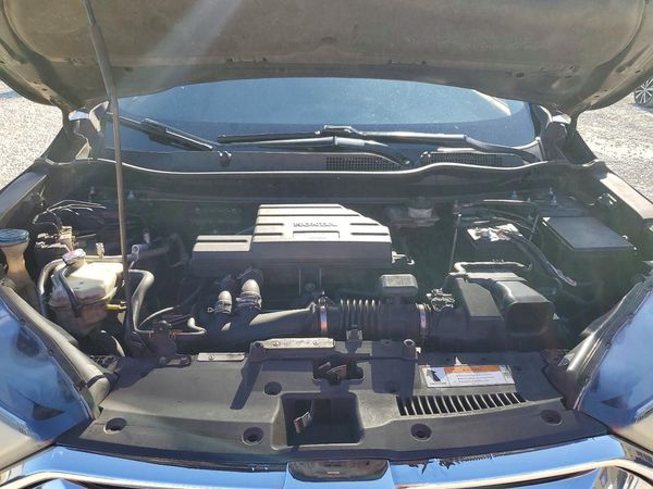 2017 HONDA CRV Touring — Engine bay