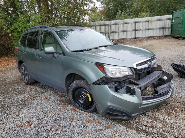 2018 SUBARU FORESTER — Passenger 3/4