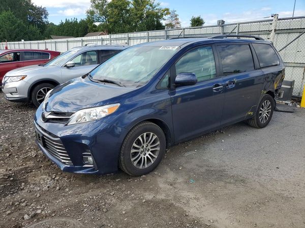 2019 TOYOTA SIENNA — DSFA — Front 3/4