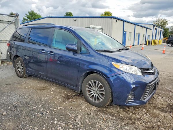 2019 TOYOTA SIENNA — Passenger 3/4