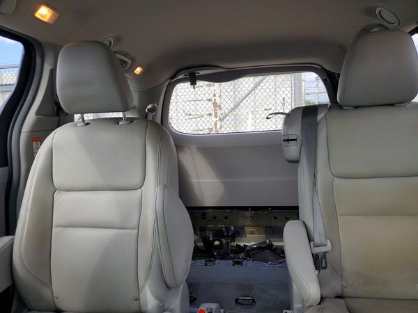 2019 TOYOTA SIENNA — SUVN