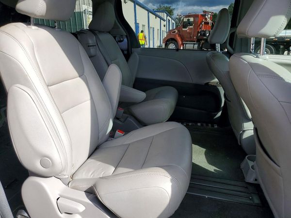 2019 TOYOTA SIENNA — PSRS