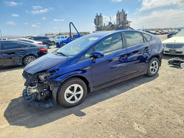 2013 TOYOTA PRIUS — DSFA — Front 3/4
