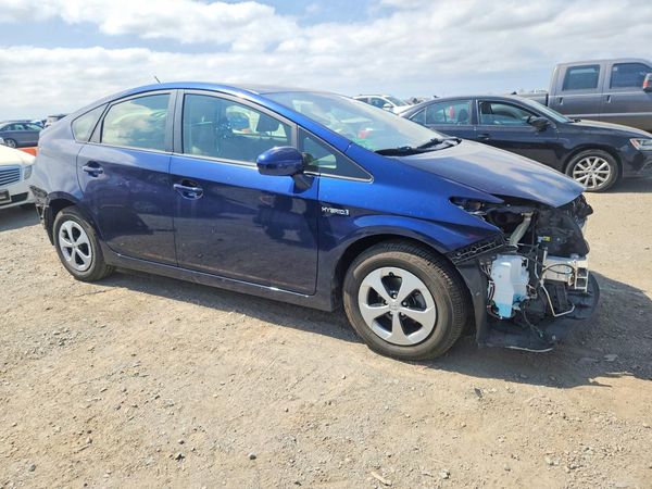 2013 TOYOTA PRIUS — Passenger 3/4