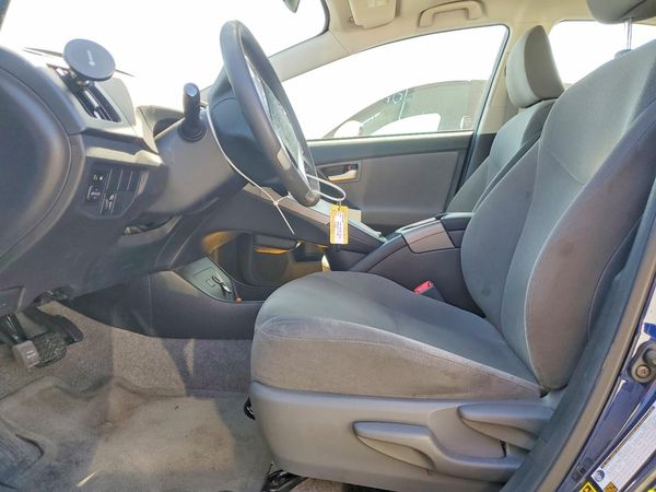 2013 TOYOTA PRIUS — DENT