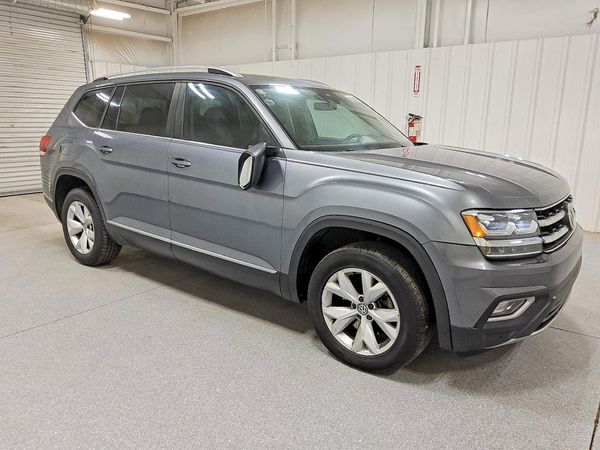 2018 VOLKSWAGEN ATLAS SEL — Passenger 3/4