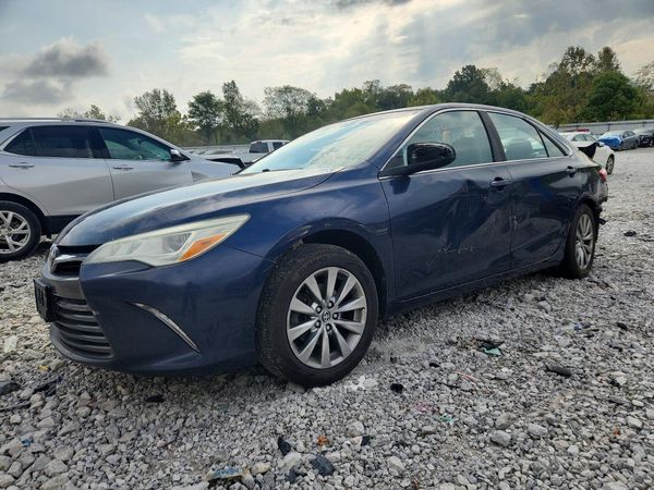 2016 TOYOTA CAMRY — Front 3/4