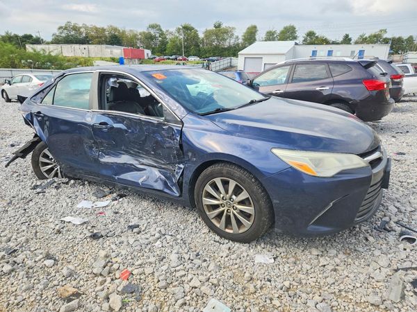 2016 TOYOTA CAMRY — Passenger 3/4